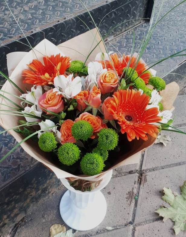 Букет цветов из: Герберы, Хризантемы, Альстромерии и Розы в Дубовском