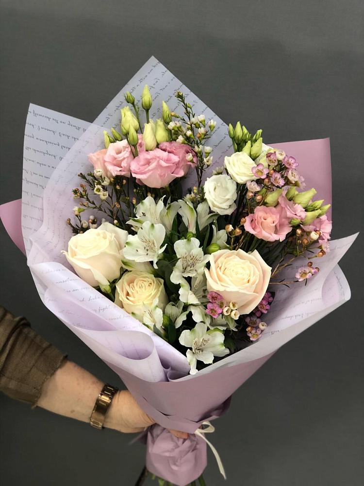 Букет цветов из: Альстромерии, Розы и Лизиантусы в Дубовском