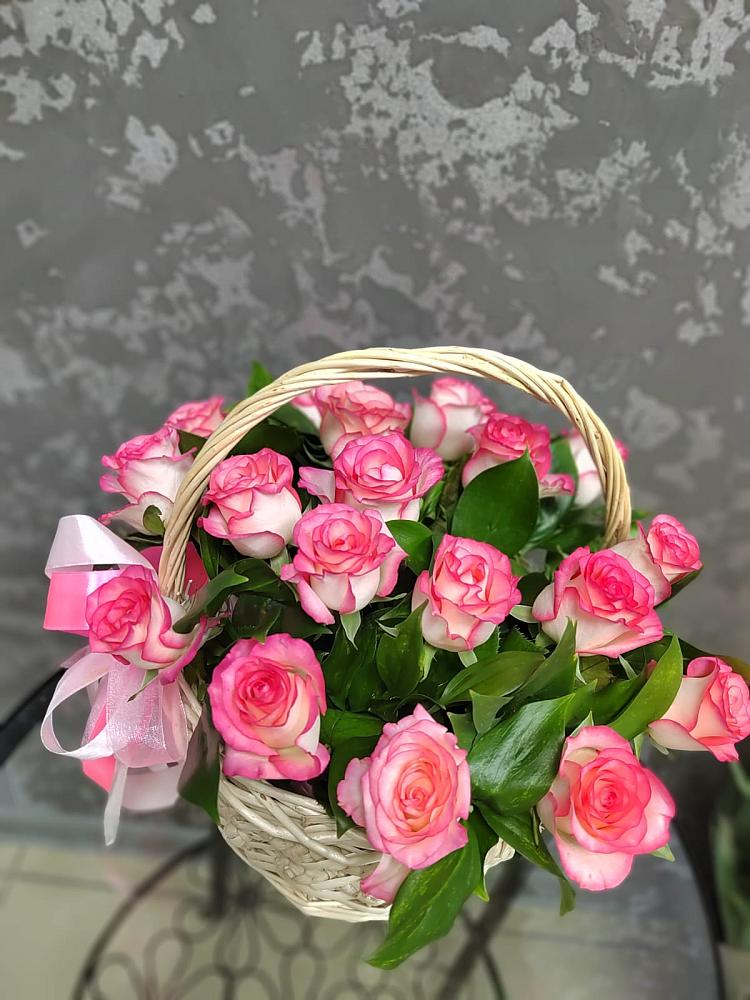 Цветочная композиция из Розы в корзине в Дубовском