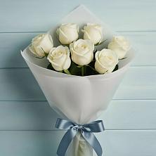 Букет 7 Белых роз Эдлесс Лав в Дубовском