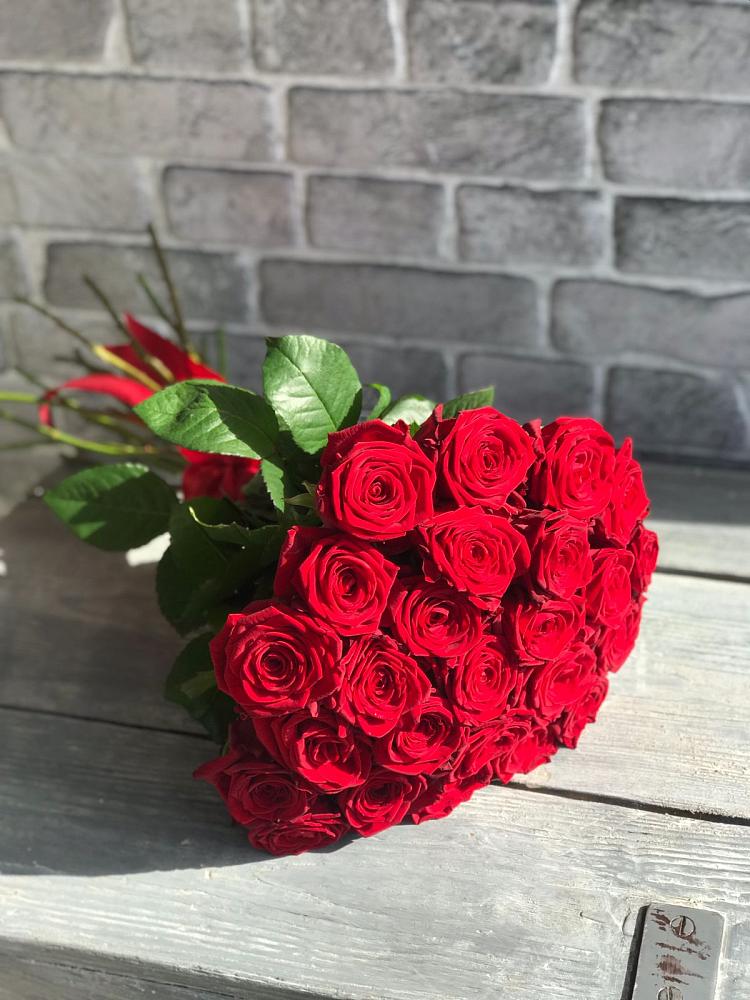 Букет Красные розы Фридом в Дубовском