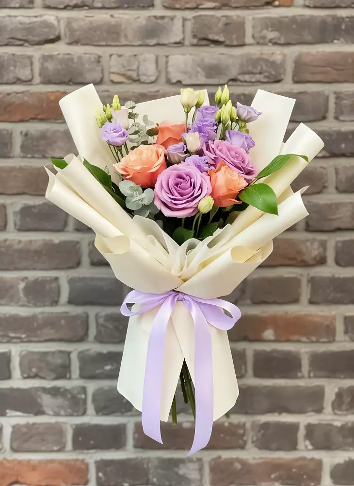 Букет цветов из: Лизиантусы и Розы в Дубовском