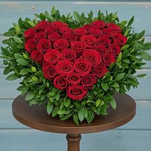 Цветочная композиция из Розы в виде сердца в Дубовском