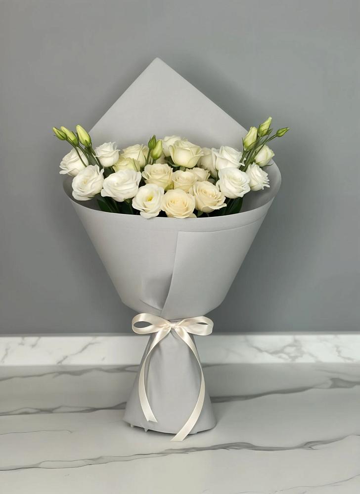 Букет цветов из: Розы и Лизиантусы в Дубовском