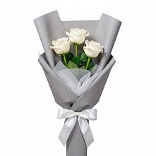 Букет 3 белые розы в Дубовском