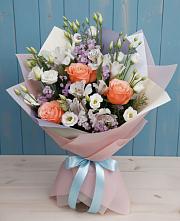 Букет цветов из:  Лизиантусы, Розы, Альстромерии и Гипсофила в Дубовском