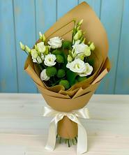 Букет цветов из:  Хризантемы и Лизиантусы в Дубовском