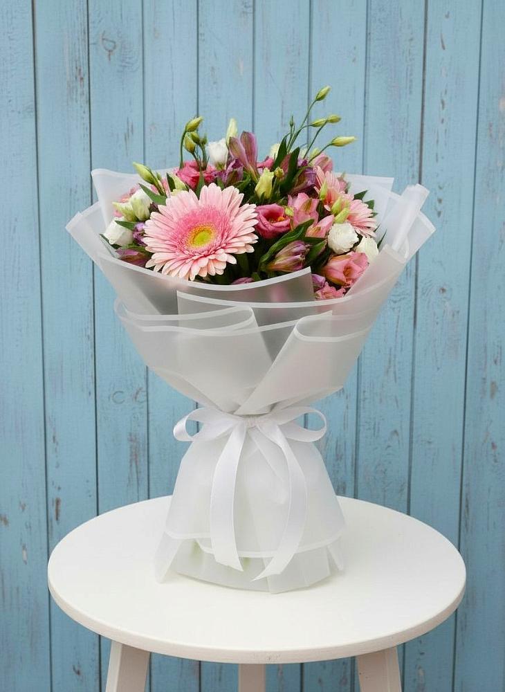 Букет цветов из: Герберы, Альстромерии и Лизиантусы в Дубовском