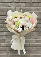 Букет цветов из:  Гвоздики, Розы, Лизиантусы и Хризантемы #REPLACE_PRED# Дубовском