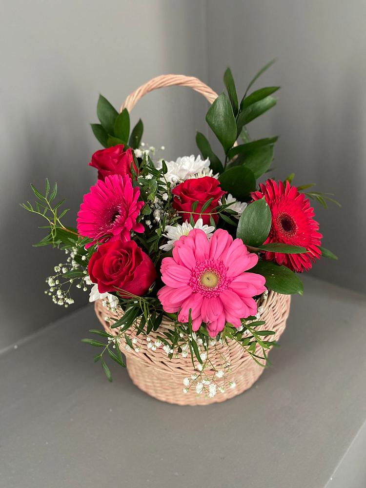 Цветочная композиция из Розы, Хризантемы и Герберы в корзине в Дубовском