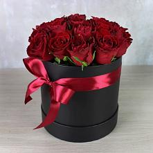 Цветочная композиция из Розы в шляпной коробке в Дубовском